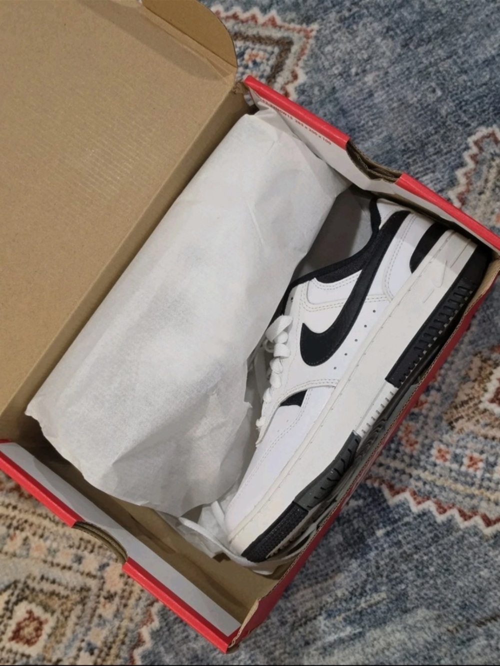 Size 6.5 - Nike Gamma Force White Black W